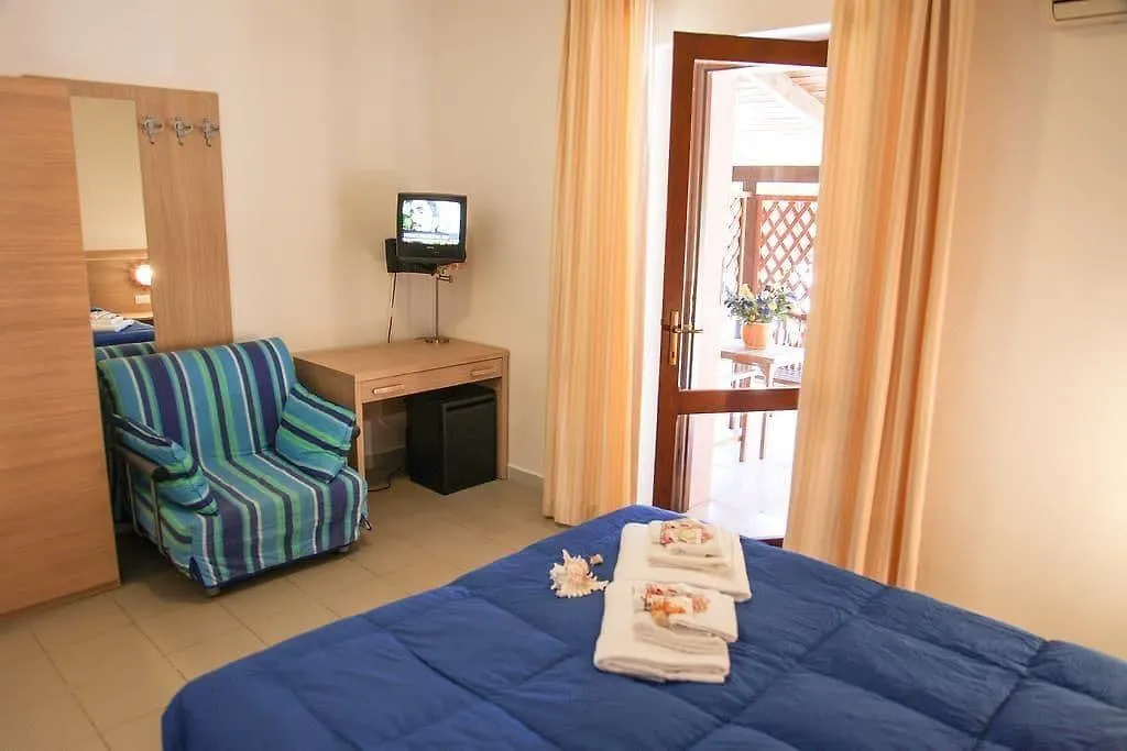 Hotel Mezzaluna Carloforte   Carloforte (Isola di San Pietro)